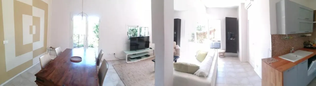 Villa Emplacement Ideal Pour Cette Maisonnette Avec Jardin Et Cuisine D'Ete Roquebrune-Cap-Martin 0*,  Frankreich